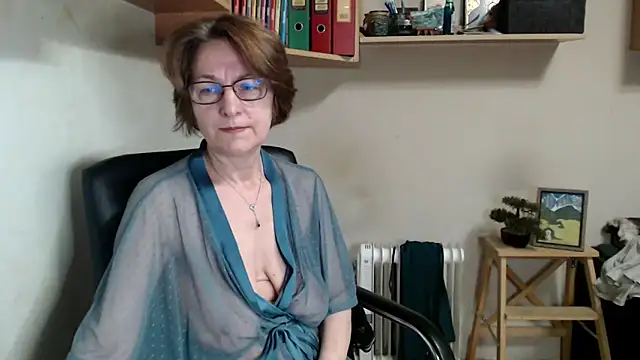 katemodel online show from 05/18/26, 07:35