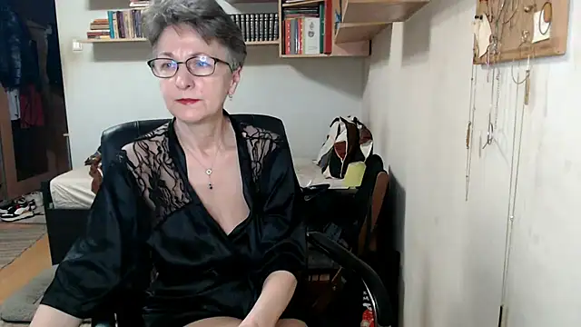 katemodel online show from 10/26/25, 06:47
