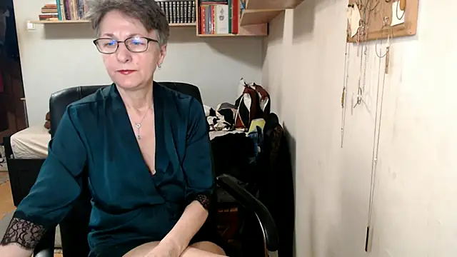 katemodel online show from 10/27/25, 07:20