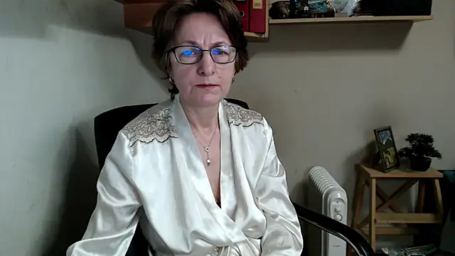 katemodel online show from 02/17/26, 07:38