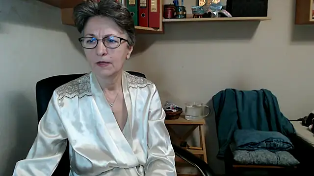 katemodel online show from 11/16/25, 08:08