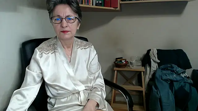 katemodel online show from 12/14/25, 07:47