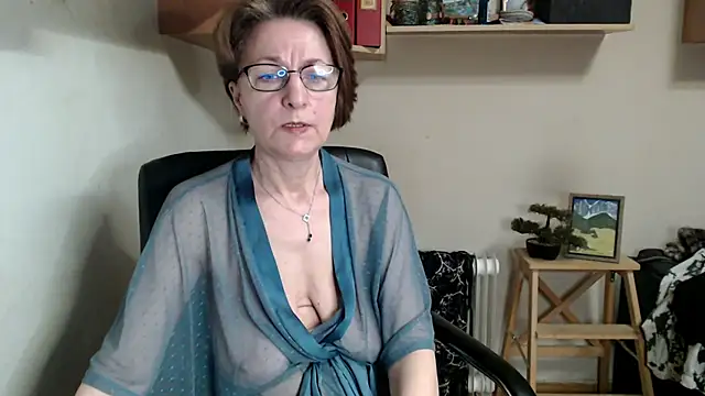 katemodel online show from 05/25/26, 07:40