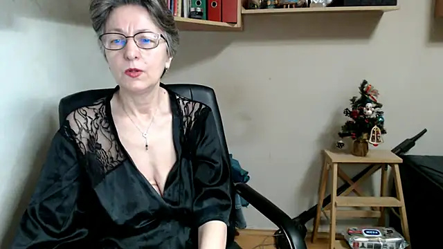 katemodel online show from 12/19/25, 07:55