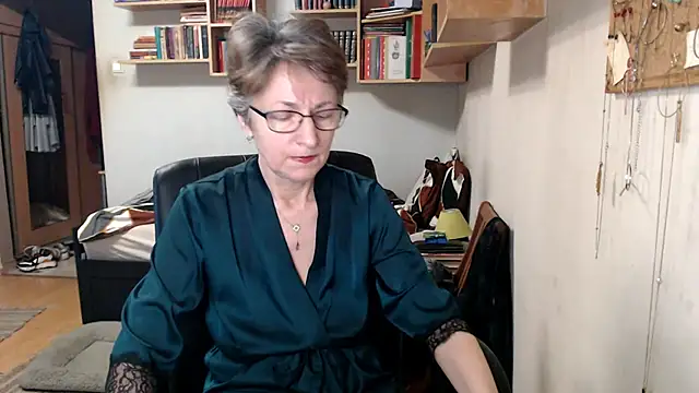 Snapshot of katemodel chatting on 09/30/25, 07:25 katemodel online show from 09/30/25, 07:25
