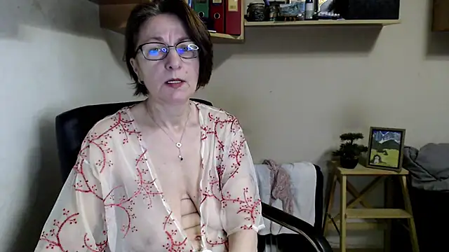 Snapshot of katemodel chatting on 06/26/26, 05:24 katemodel online show from 06/26/26, 05:24