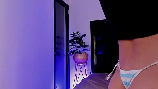 mia roosee1 online show from 04/21/26, 06:53