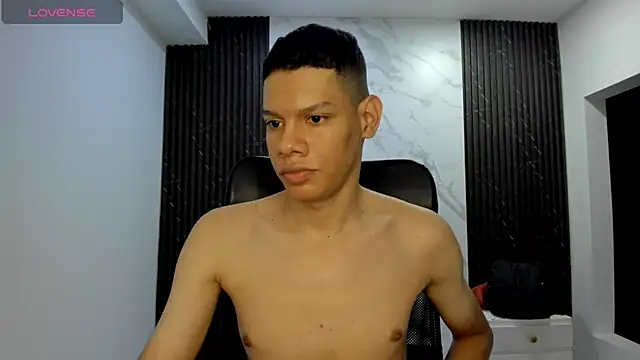 Snapshot of milo_cruz_ chatting on 07/02/26, 02:23 milo cruz online show from 07/02/26, 02:23