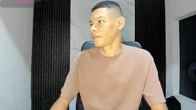 milo cruz  online show from 02/09/26, 03:26