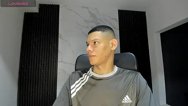 milo cruz  online show from 02/08/26, 02:53