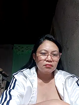 Snapshot of hotpinay_45 chatting on 02/20/26, 08:11 hotpinay 45 online show from 02/20/26, 08:11