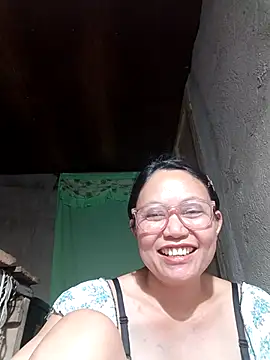 Snapshot of hotpinay_45 chatting on 02/19/26, 07:38 hotpinay 45 online show from 02/19/26, 07:38