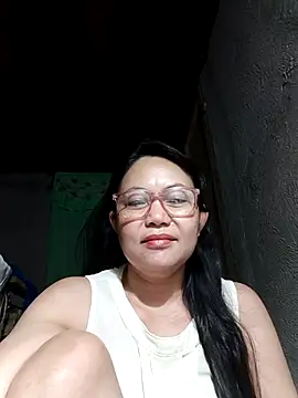 Snapshot of hotpinay_45 chatting on 02/06/26, 06:59 hotpinay 45 online show from 02/06/26, 06:59