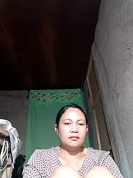 Snapshot of hotpinay_45 chatting on 02/21/26, 08:16 hotpinay 45 online show from 02/21/26, 08:16