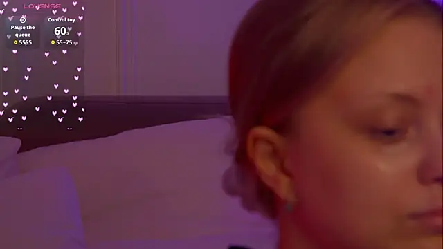 MollyHilton online show from 04/12/26, 06:00