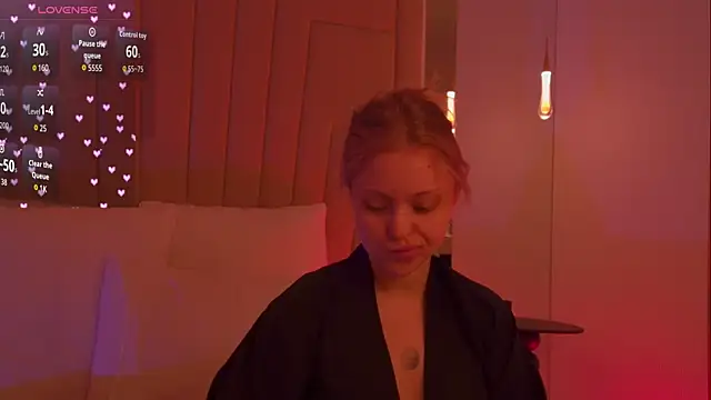 MollyHilton online show from 04/11/26, 06:22