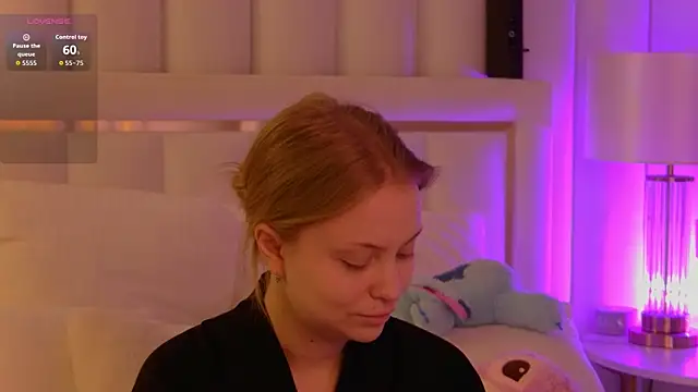 Snapshot of MollyHilton chatting on 02/11/26, 05:57 MollyHilton online show from 02/11/26, 05:57