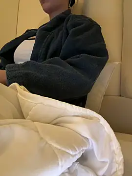 Snapshot of Sara0202 chatting on 03/20/26, 08:32 Sara0202 online show from 03/20/26, 08:32