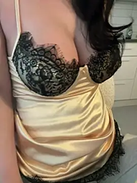 Snapshot of Sara0202 chatting on 02/21/26, 02:30 Sara0202 online show from 02/21/26, 02:30