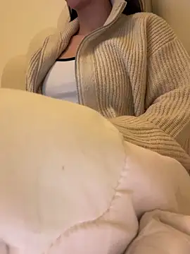 Snapshot of Sara0202 chatting on 03/18/26, 10:21 Sara0202 online show from 03/18/26, 10:21