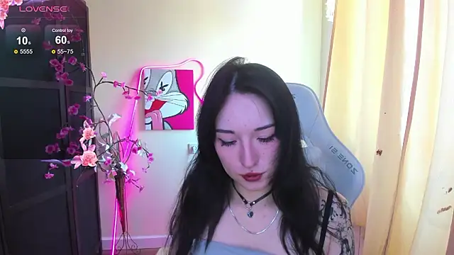 AliceeinWonderlanddd online show from 02/03/26, 06:40