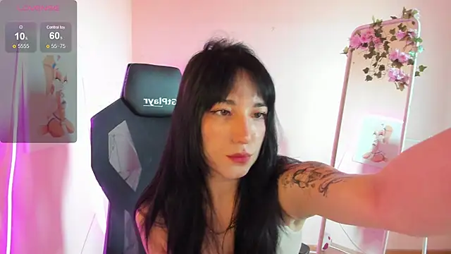 Snapshot of AliceeinWonderlanddd chatting on 07/24/26, 02:18 AliceeinWonderlanddd online show from 07/24/26, 02:18