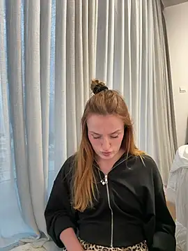 madlynn online show from 02/10/26, 03:33