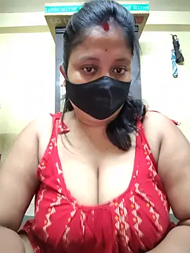 Curvy Trisha online show from 06/07/26, 04:45