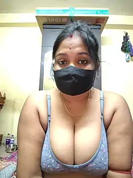 Curvy Trisha online show from 07/01/26, 08:42