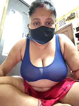 Snapshot of Curvy_Trisha chatting on 04/20/26, 07:26 Curvy Trisha online show from 04/20/26, 07:26
