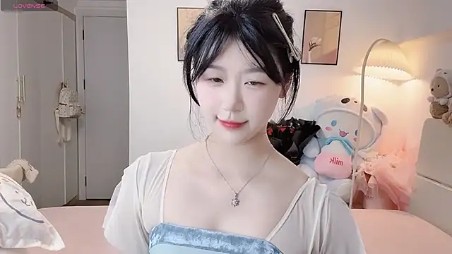 Luminous4173 online show from 05/23/26, 12:48