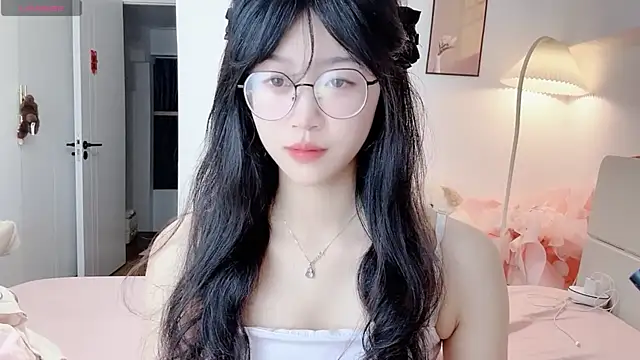 Snapshot of Luminous4173 chatting on 07/08/26, 06:25 Luminous4173 online show from 07/08/26, 06:25