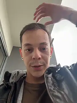 Snapshot of AxelMuller chatting on 02/12/26, 12:38 AxelMuller online show from 02/12/26, 12:38