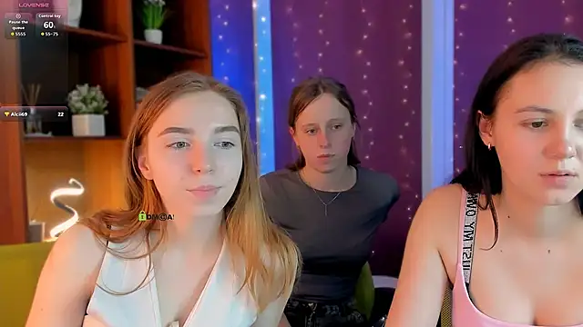 Snapshot of stella_flower chatting on 02/07/26, 01:52 stella flower online show from 02/07/26, 01:52