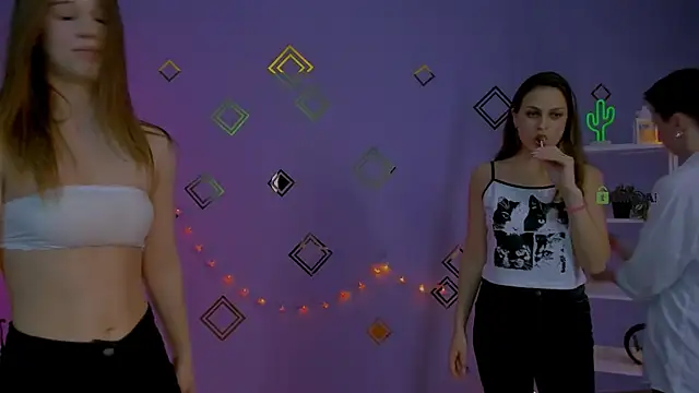 eira mouse online show from 03/31/26, 09:11