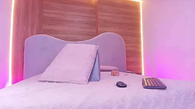 shaina adams online show from 03/04/26, 12:02