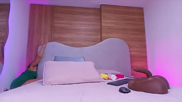 shaina adams online show from 03/17/26, 11:57