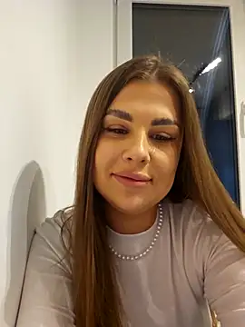 Snapshot of CutieLui_ chatting on 02/15/26, 05:01 CutieLui online show from 02/15/26, 05:01