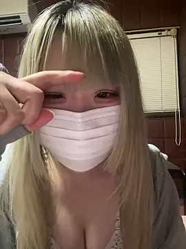 Snapshot of uni_nvqnl2 chatting on 02/10/26, 01:32 uni nvqnl2 online show from 02/10/26, 01:32