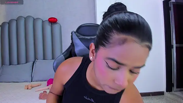 Shirleytaylor- online show from 04/16/26, 11:44