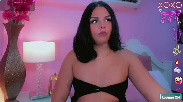 Maia Hotts online show from 04/05/26, 08:26