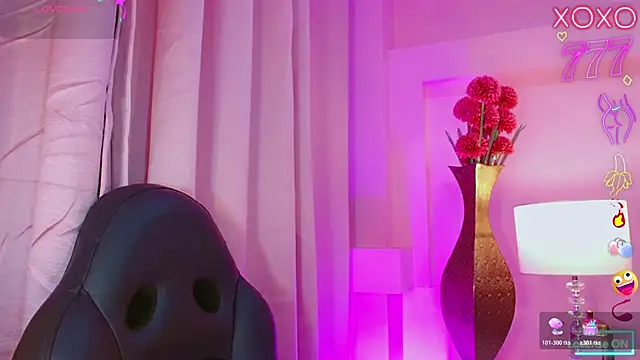 Maia Hotts online show from 04/07/26, 10:33