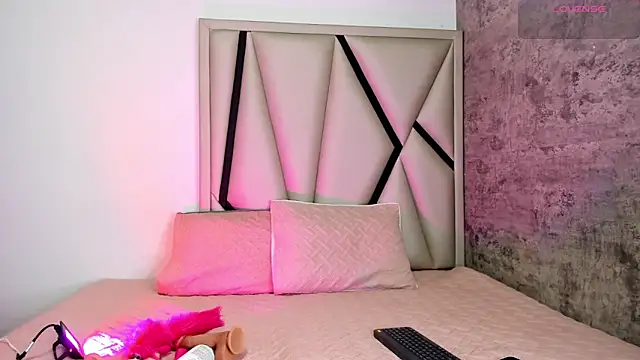 Snapshot of AyshelDoll1 chatting on 02/28/26, 11:43 AyshelDoll1 online show from 02/28/26, 11:43