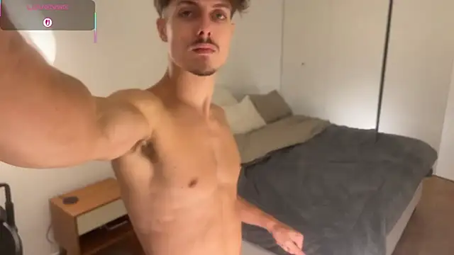 Snapshot of vitoraugustoxxx chatting on 02/03/26, 11:54 vitoraugustoxxx online show from 02/03/26, 11:54