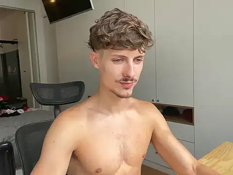 Snapshot of vitoraugustoxxx chatting on 02/05/26, 06:26 vitoraugustoxxx online show from 02/05/26, 06:26