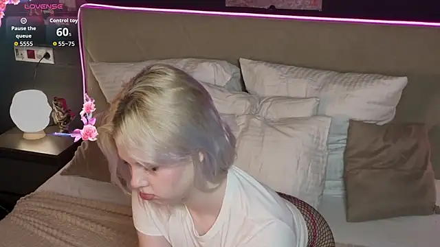 MollySoftGlow online show from 03/30/26, 06:26