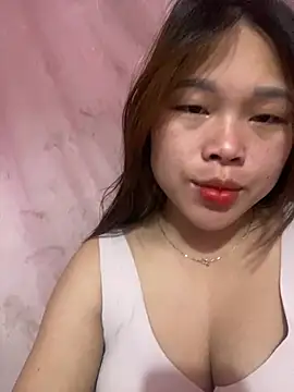 Emxinhka1 online show from 04/18/26, 12:46