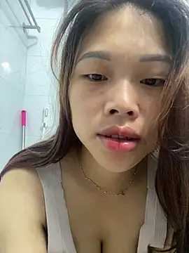 Snapshot of Emxinhka1 chatting on 06/16/26, 11:49 Emxinhka1 online show from 06/16/26, 11:49