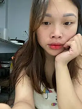 Snapshot of Emxinhka1 chatting on 07/13/26, 10:20 Emxinhka1 online show from 07/13/26, 10:20