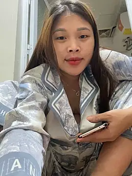 Emxinhka1 online show from 04/02/26, 05:30